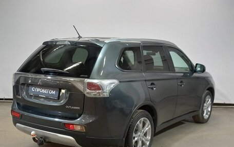 Mitsubishi Outlander III рестайлинг 3, 2014 год, 1 795 000 рублей, 4 фотография