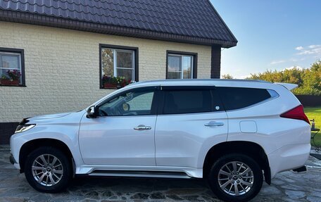 Mitsubishi Pajero Sport III рестайлинг, 2018 год, 3 790 000 рублей, 2 фотография