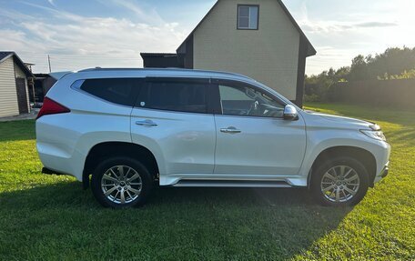 Mitsubishi Pajero Sport III рестайлинг, 2018 год, 3 790 000 рублей, 10 фотография