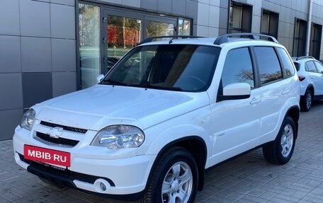 Chevrolet Niva I рестайлинг, 2013 год, 675 000 рублей, 4 фотография