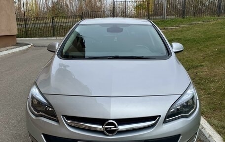 Opel Astra J, 2012 год, 825 000 рублей, 1 фотография