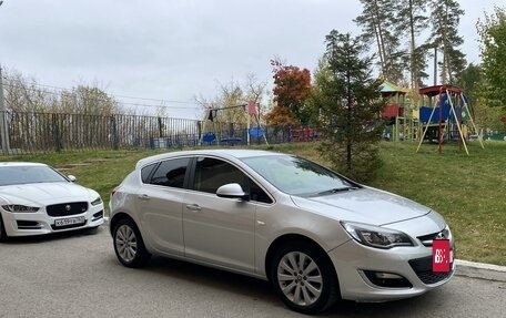 Opel Astra J, 2012 год, 825 000 рублей, 2 фотография