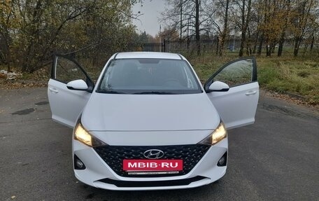 Hyundai Solaris II рестайлинг, 2021 год, 1 850 000 рублей, 3 фотография