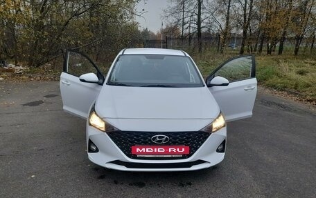 Hyundai Solaris II рестайлинг, 2021 год, 1 850 000 рублей, 2 фотография