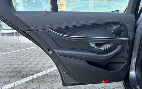 Mercedes-Benz E-Класс, 2018 год, 3 590 000 рублей, 9 фотография