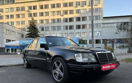 Mercedes-Benz E-Класс, 1993 год, 740 000 рублей, 3 фотография