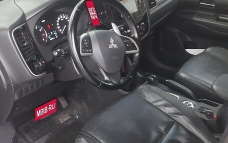 Mitsubishi Outlander III рестайлинг 3, 2012 год, 1 750 000 рублей, 10 фотография