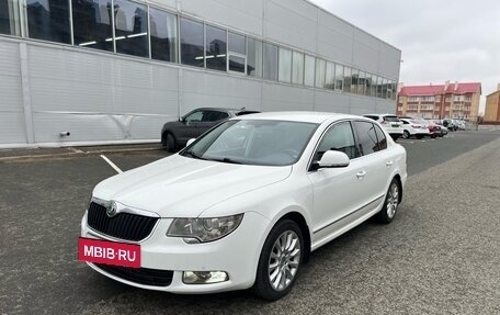 Skoda Superb III рестайлинг, 2013 год, 1 350 000 рублей, 3 фотография