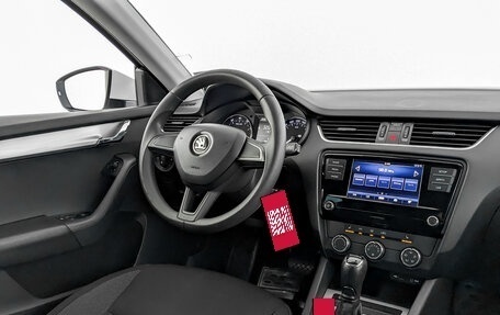 Skoda Octavia, 2017 год, 1 590 000 рублей, 25 фотография