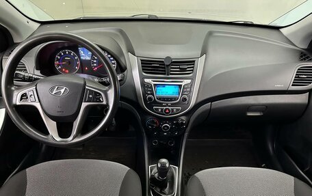 Hyundai Solaris II рестайлинг, 2011 год, 590 000 рублей, 11 фотография