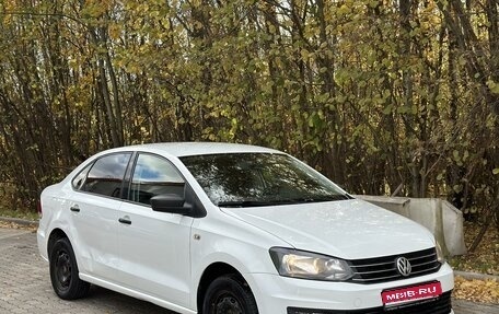 Volkswagen Polo VI (EU Market), 2015 год, 895 000 рублей, 1 фотография