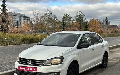 Volkswagen Polo VI (EU Market), 2015 год, 895 000 рублей, 3 фотография