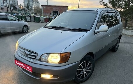 Toyota Ipsum II, 2000 год, 568 000 рублей, 1 фотография