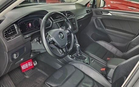 Volkswagen Tiguan II, 2020 год, 3 990 000 рублей, 6 фотография