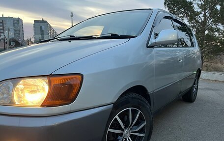 Toyota Ipsum II, 2000 год, 568 000 рублей, 3 фотография