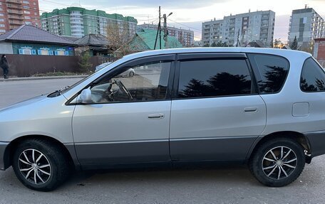 Toyota Ipsum II, 2000 год, 568 000 рублей, 5 фотография