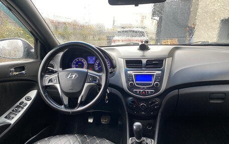 Hyundai Solaris II рестайлинг, 2012 год, 350 000 рублей, 8 фотография