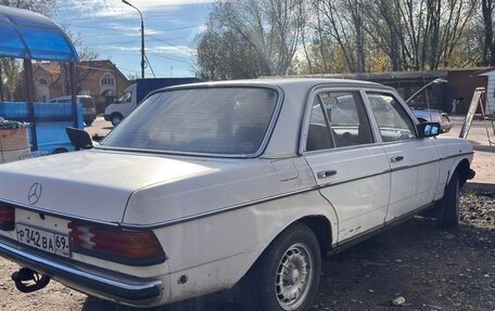 Mercedes-Benz W123, 1982 год, 215 000 рублей, 10 фотография