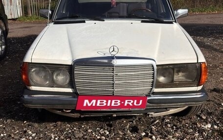 Mercedes-Benz W123, 1982 год, 215 000 рублей, 8 фотография