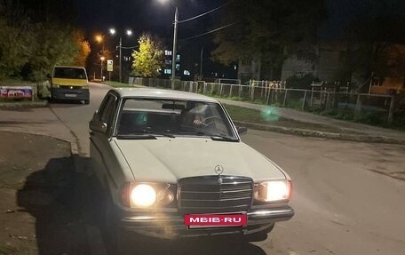 Mercedes-Benz W123, 1982 год, 215 000 рублей, 3 фотография