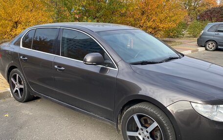 Skoda Superb III рестайлинг, 2008 год, 650 000 рублей, 4 фотография