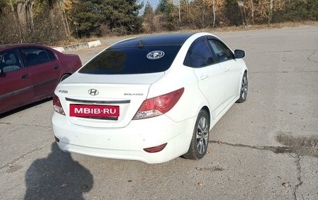 Hyundai Solaris II рестайлинг, 2013 год, 1 300 000 рублей, 3 фотография