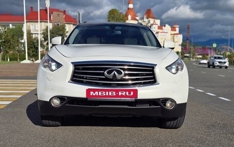 Infiniti QX70, 2014 год, 2 530 000 рублей, 7 фотография