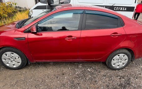 KIA Rio III рестайлинг, 2013 год, 950 000 рублей, 2 фотография