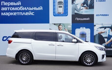 KIA Carnival III, 2019 год, 2 949 000 рублей, 5 фотография