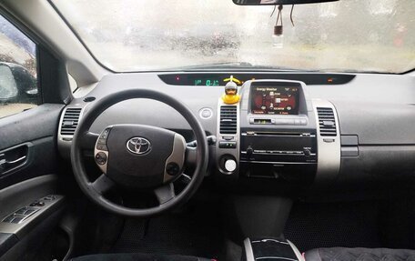 Toyota Prius, 2007 год, 749 000 рублей, 8 фотография