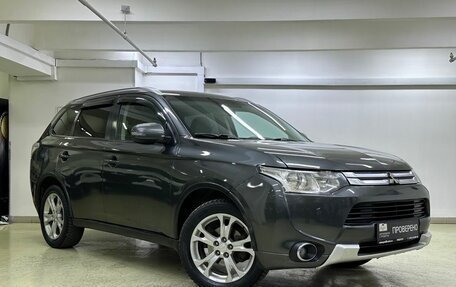 Mitsubishi Outlander III рестайлинг 3, 2014 год, 1 550 000 рублей, 3 фотография