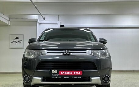 Mitsubishi Outlander III рестайлинг 3, 2014 год, 1 550 000 рублей, 2 фотография