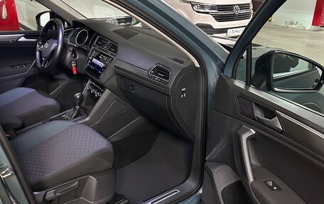 Volkswagen Tiguan II, 2019 год, 2 559 000 рублей, 16 фотография