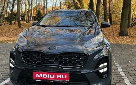 KIA Sportage IV рестайлинг, 2020 год, 2 350 000 рублей, 1 фотография