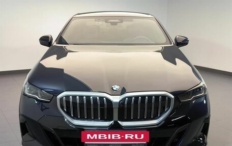 BMW 5 серия, 2023 год, 11 000 000 рублей, 6 фотография