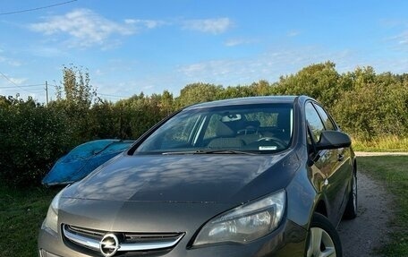 Opel Astra J, 2013 год, 650 000 рублей, 2 фотография