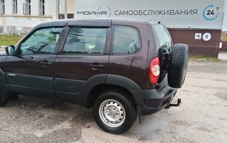 Chevrolet Niva I рестайлинг, 2017 год, 830 000 рублей, 5 фотография