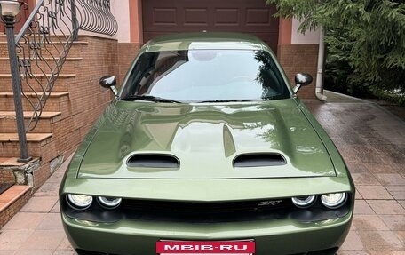 Dodge Challenger III рестайлинг 2, 2020 год, 5 399 999 рублей, 7 фотография