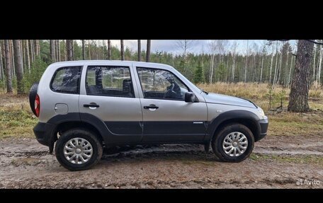 Chevrolet Niva I рестайлинг, 2011 год, 499 000 рублей, 1 фотография