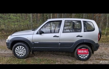 Chevrolet Niva I рестайлинг, 2011 год, 499 000 рублей, 2 фотография