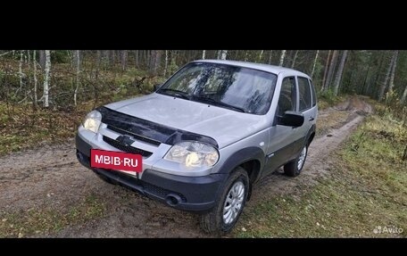 Chevrolet Niva I рестайлинг, 2011 год, 499 000 рублей, 4 фотография