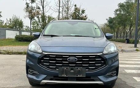 Ford Escape, 2022 год, 2 150 001 рублей, 2 фотография