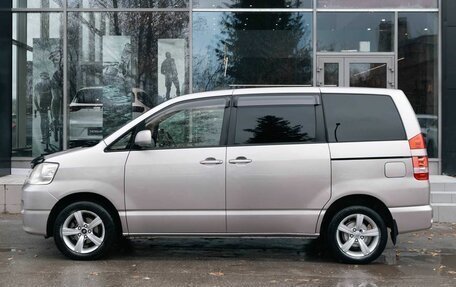 Toyota Noah III, 2003 год, 1 100 000 рублей, 2 фотография