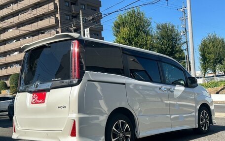 Toyota Noah III, 2021 год, 1 950 000 рублей, 5 фотография