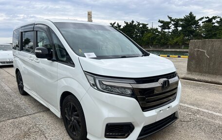 Honda Stepwgn IV, 2019 год, 2 350 000 рублей, 1 фотография