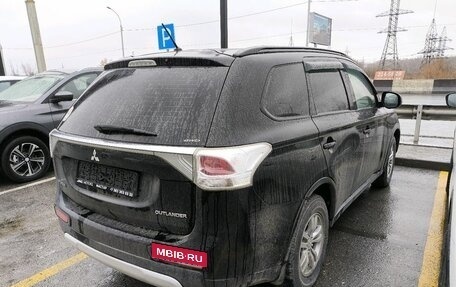 Mitsubishi Outlander III рестайлинг 3, 2014 год, 1 499 000 рублей, 4 фотография