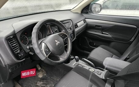 Mitsubishi Outlander III рестайлинг 3, 2014 год, 1 499 000 рублей, 5 фотография