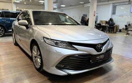 Toyota Camry, 2020 год, 3 020 000 рублей, 1 фотография