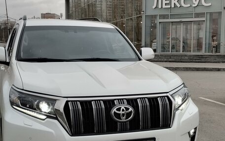 Toyota Land Cruiser Prado 150 рестайлинг 2, 2019 год, 5 650 рублей, 9 фотография