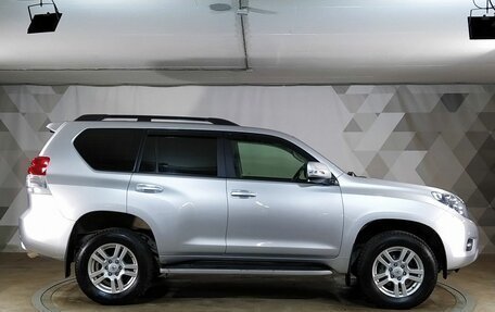 Toyota Land Cruiser Prado 150 рестайлинг 2, 2012 год, 3 099 000 рублей, 6 фотография